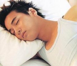 曾经鼾声如雷的他变“安静”了