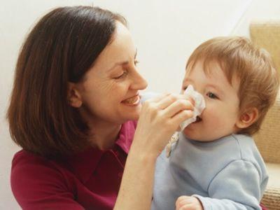哪些因素会导致小儿鼻炎，如何治疗小儿鼻